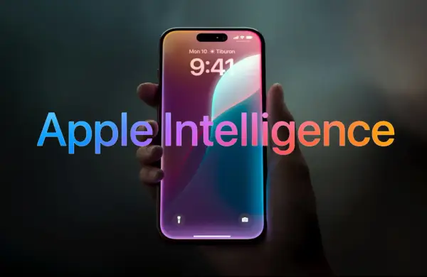 Dłoń trzyma iPhone'a z widocznym napisem "Apple Intelligence". Czy to zapowiedź nowej ery inteligentnych technologii w Polsce?